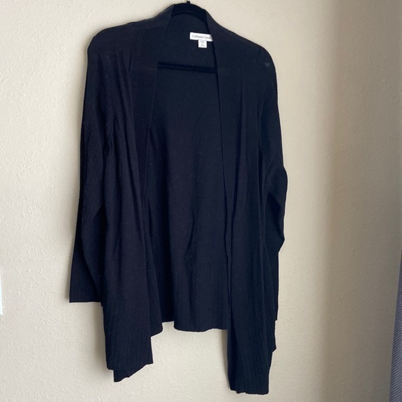 Simple black cardigan sweater - Picture 1 of 6